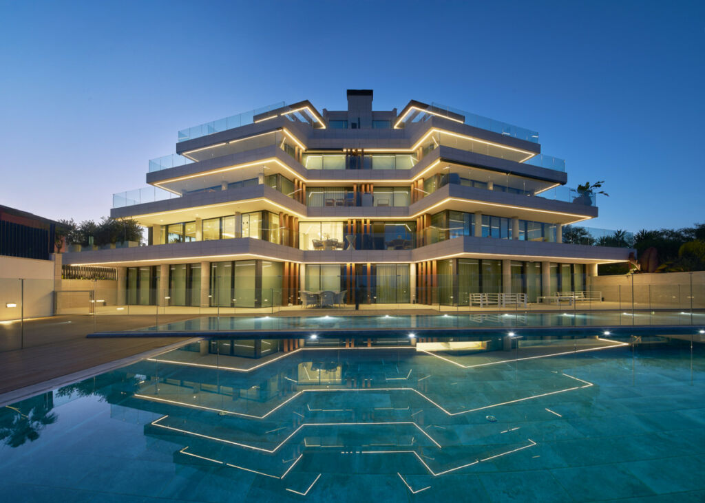 Middle Floor Apartment Estepona Málaga