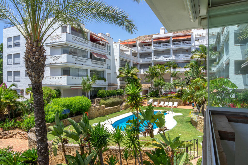 Middle Floor Apartment The Golden Mile Málaga