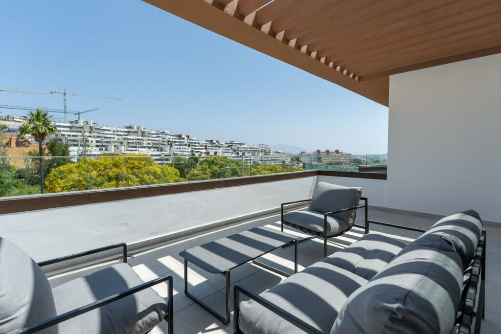 Middle Floor Apartment Estepona Málaga