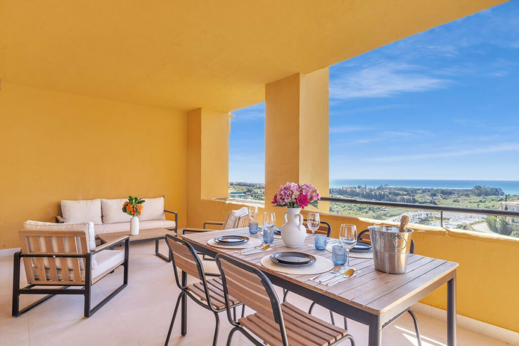 Middle Floor Apartment Estepona Málaga
