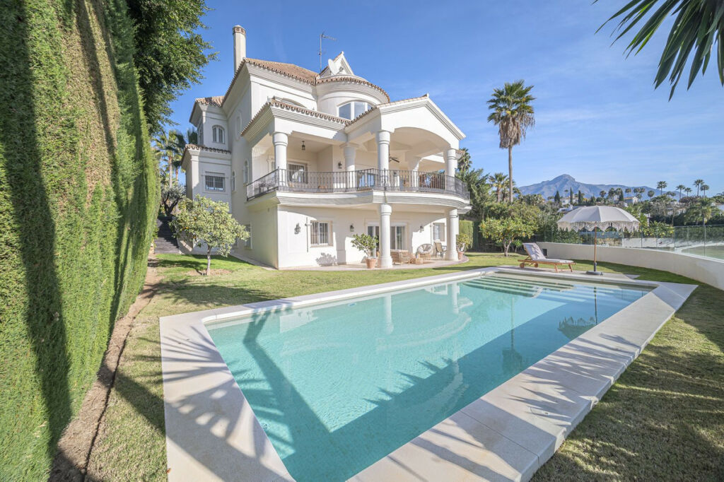 Detached Villa Nueva Andalucía Málaga