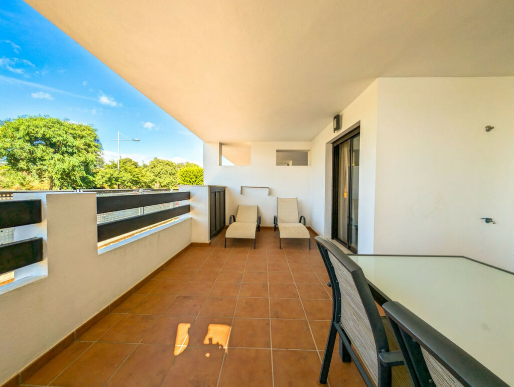 Ground Floor Apartment Valle Romano Málaga - image 2