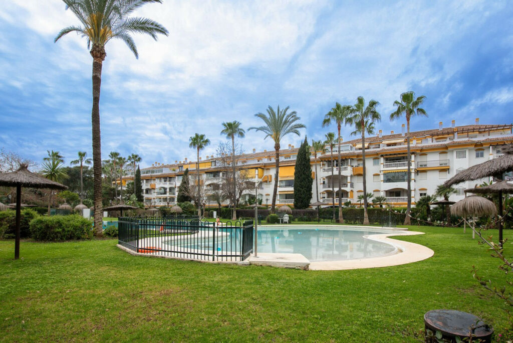 Penthouse Puerto Banús Málaga - image 2