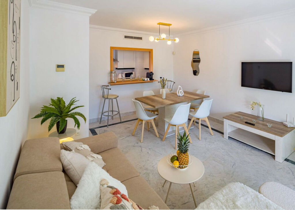 Middle Floor Apartment Puerto Banús Málaga