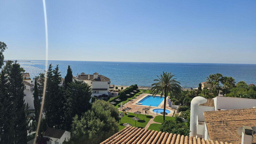Top Floor Apartment Estepona Málaga