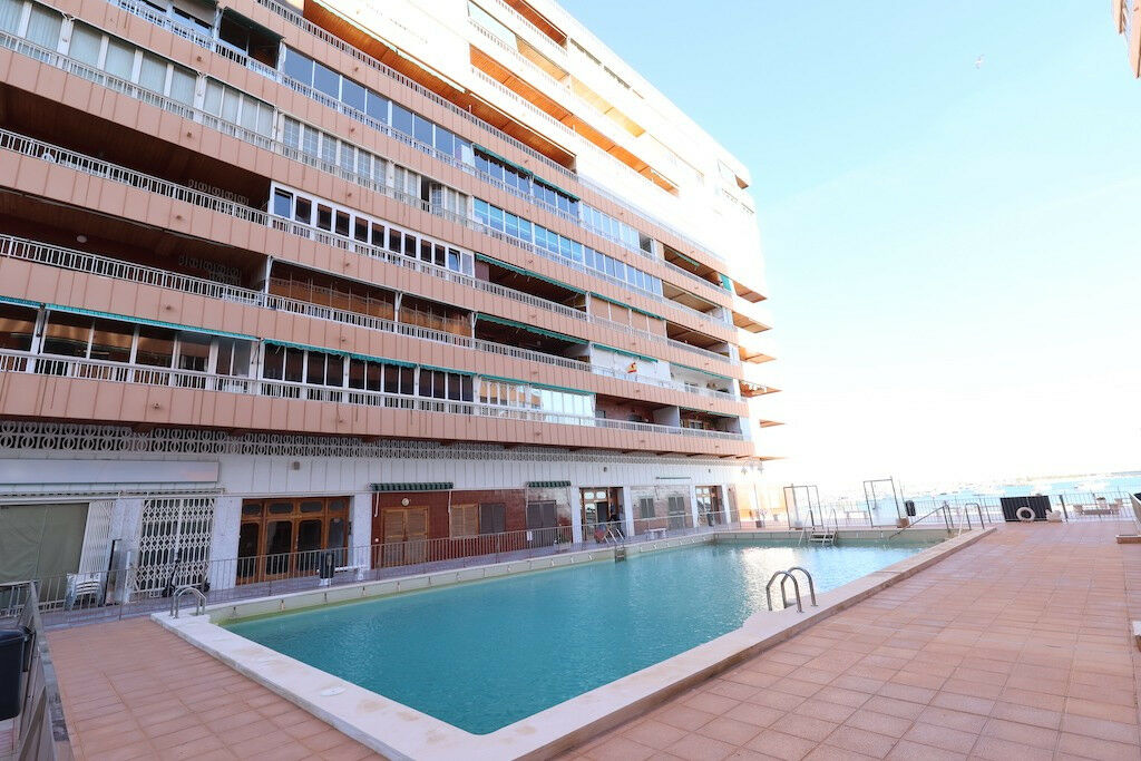 Middle Floor Apartment Torrevieja Alicante