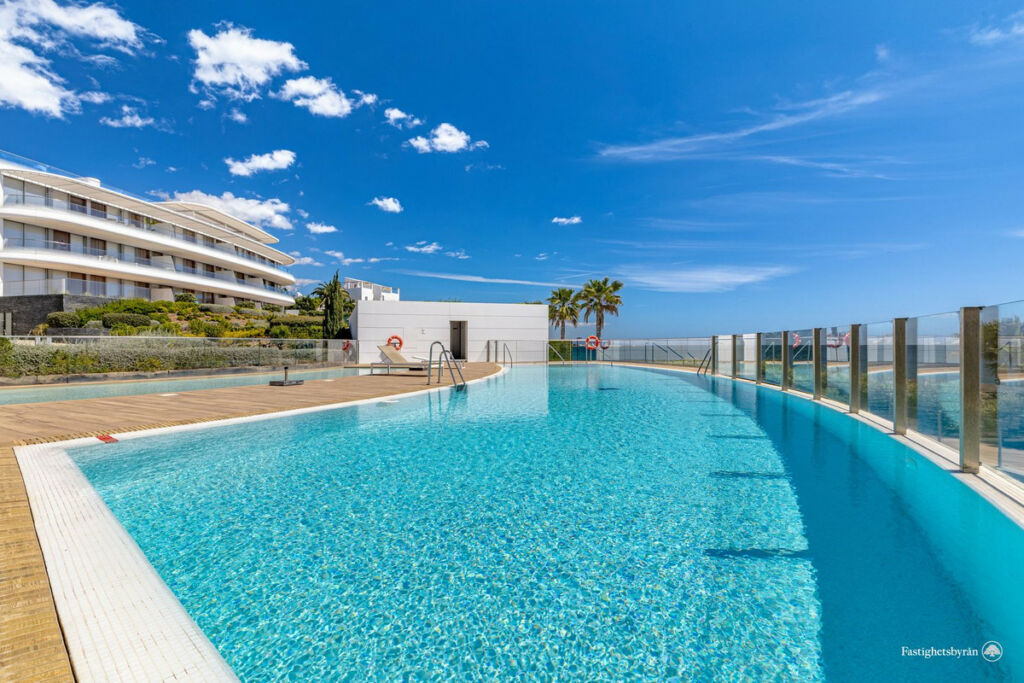 Middle Floor Apartment Estepona Málaga - image 7