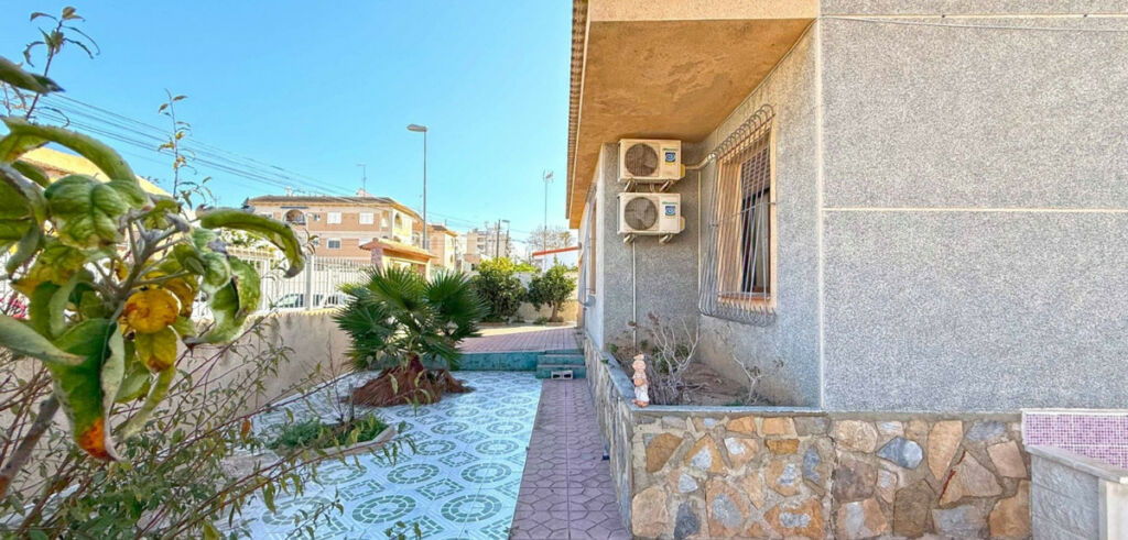 Detached Villa Torrevieja Alicante
