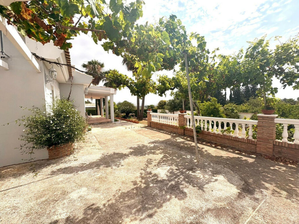 Detached Villa Alhaurín de la Torre Málaga - image 30