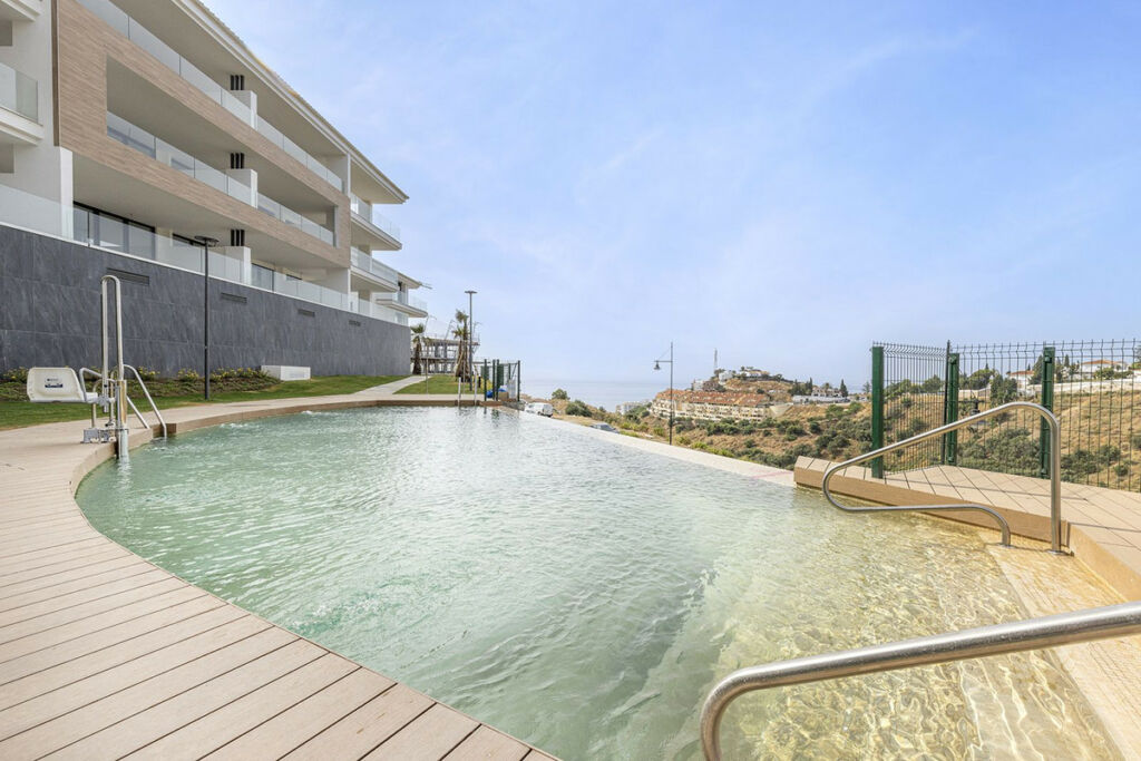 Middle Floor Apartment Fuengirola Málaga