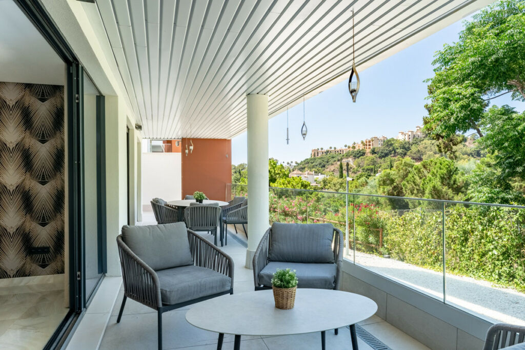 Ground Floor Apartment Benahavís Málaga - image 2
