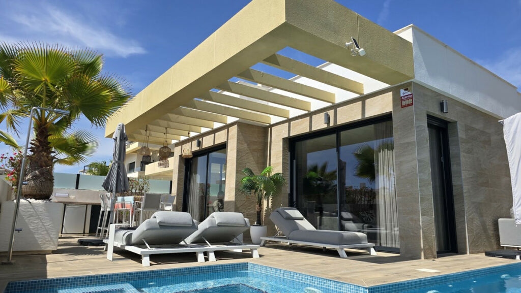 Detached Villa Los Montesinos Alicante