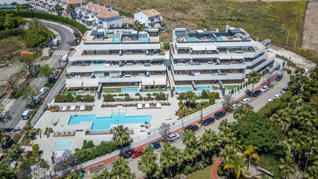 Middle Floor Apartment Estepona Málaga
