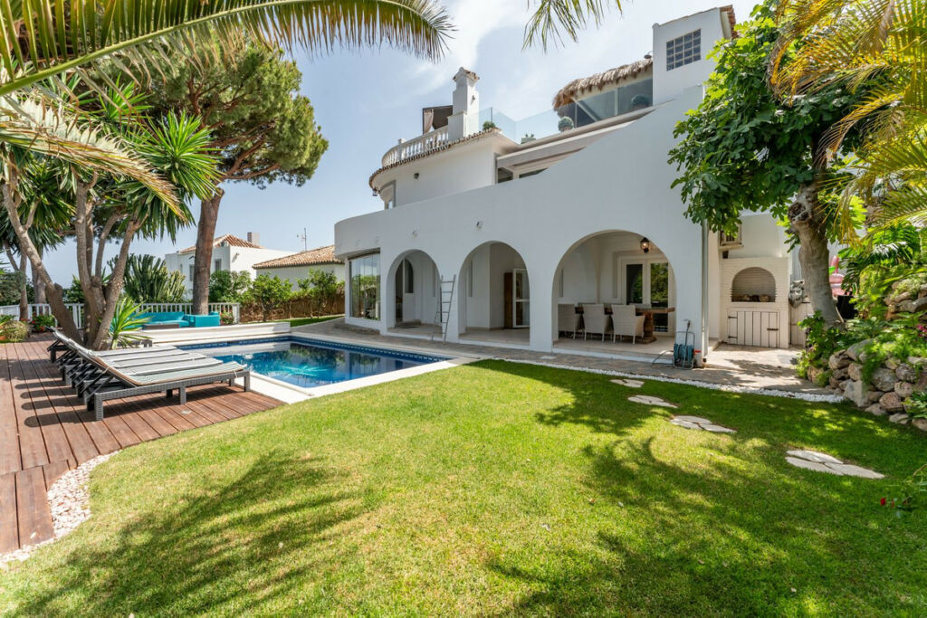 Detached Villa Calahonda Málaga - image 52