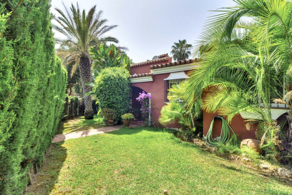 Detached Villa El Rosario Málaga