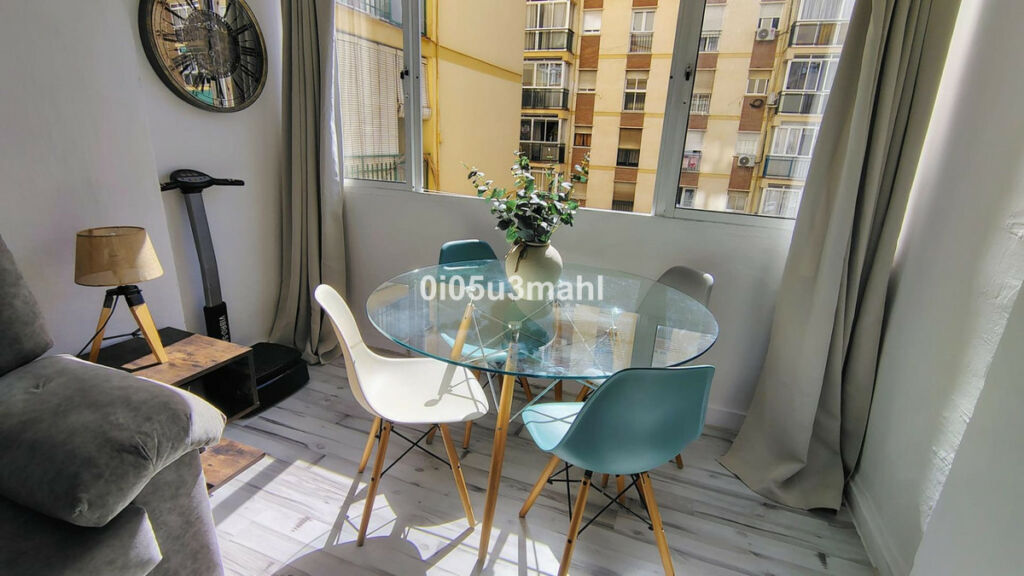 Middle Floor Apartment Málaga Málaga - image 8