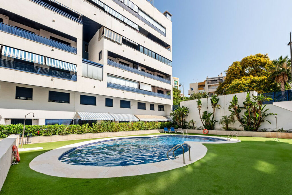 Middle Floor Apartment Estepona Málaga - image 26
