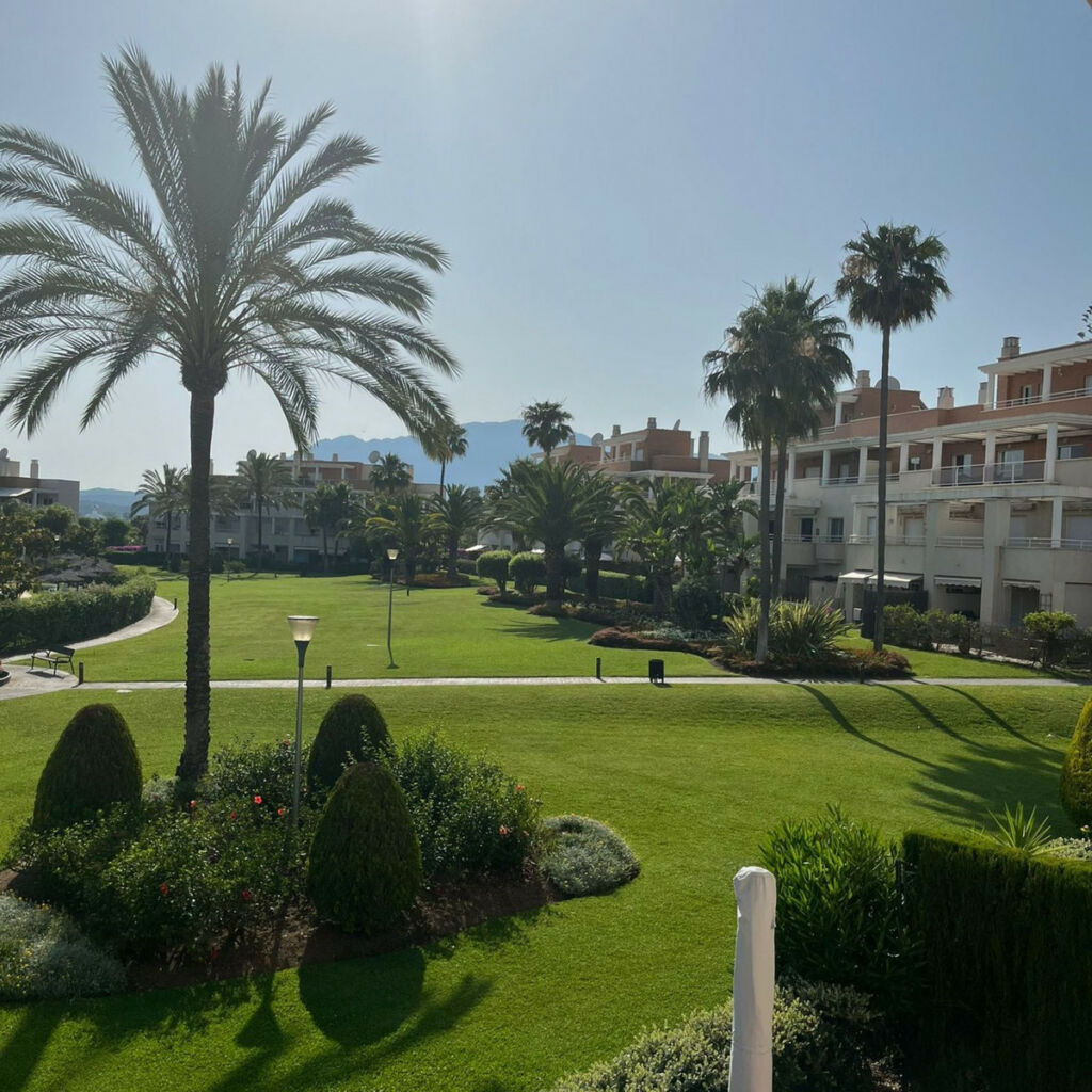 Middle Floor Apartment Estepona Málaga