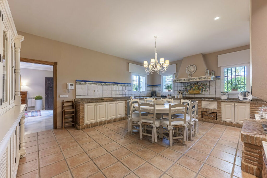 Detached Villa Guadalmina Alta Málaga - image 10