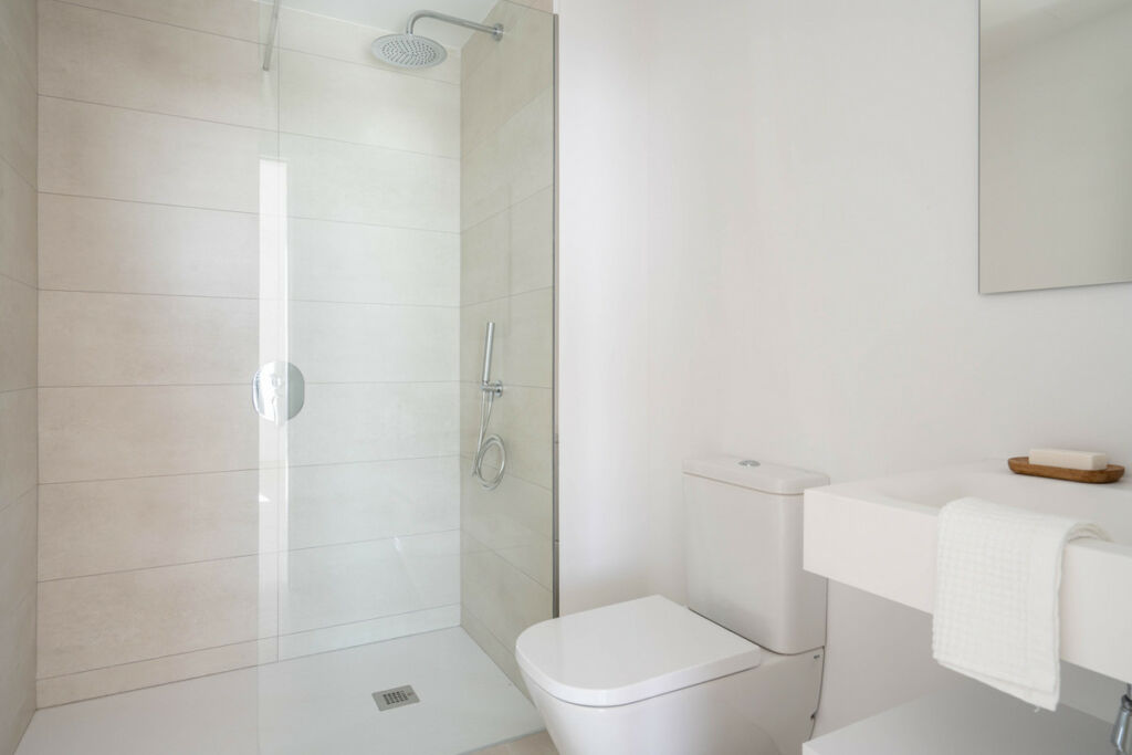 Middle Floor Apartment Fuengirola Málaga - image 10