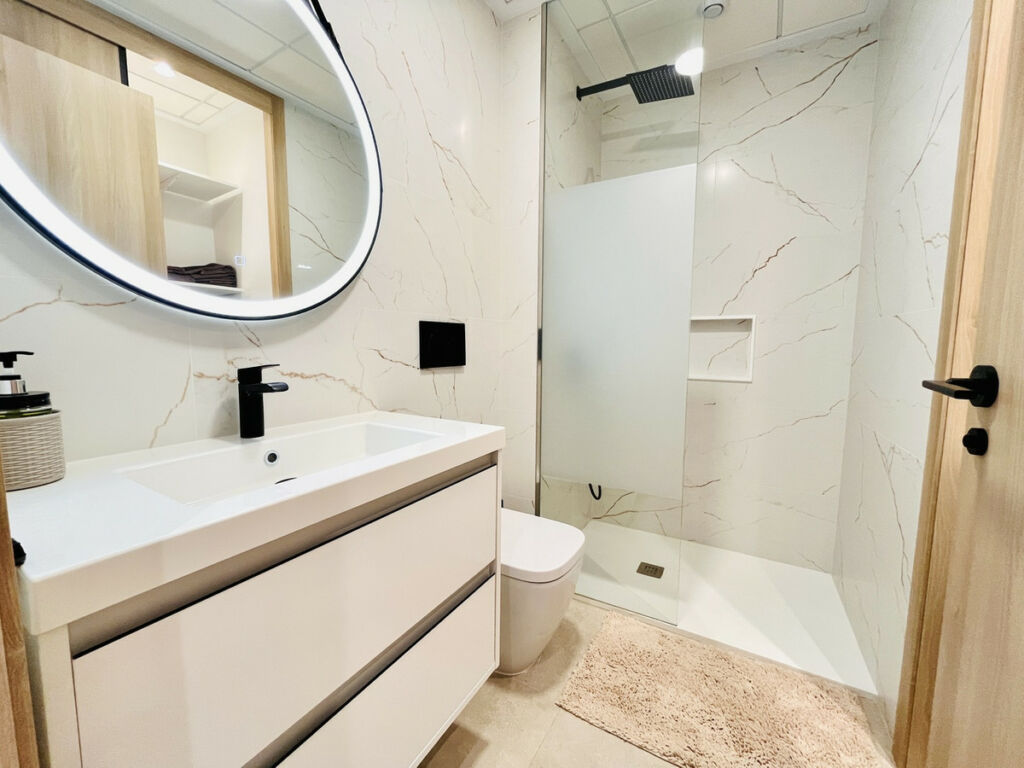 Middle Floor Apartment Guardamar del Segura Alicante - image 10