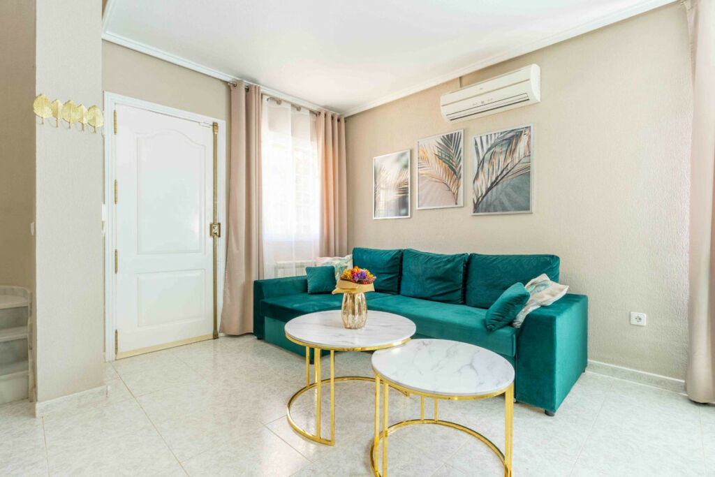 Detached Villa Punta Prima Alicante - image 11