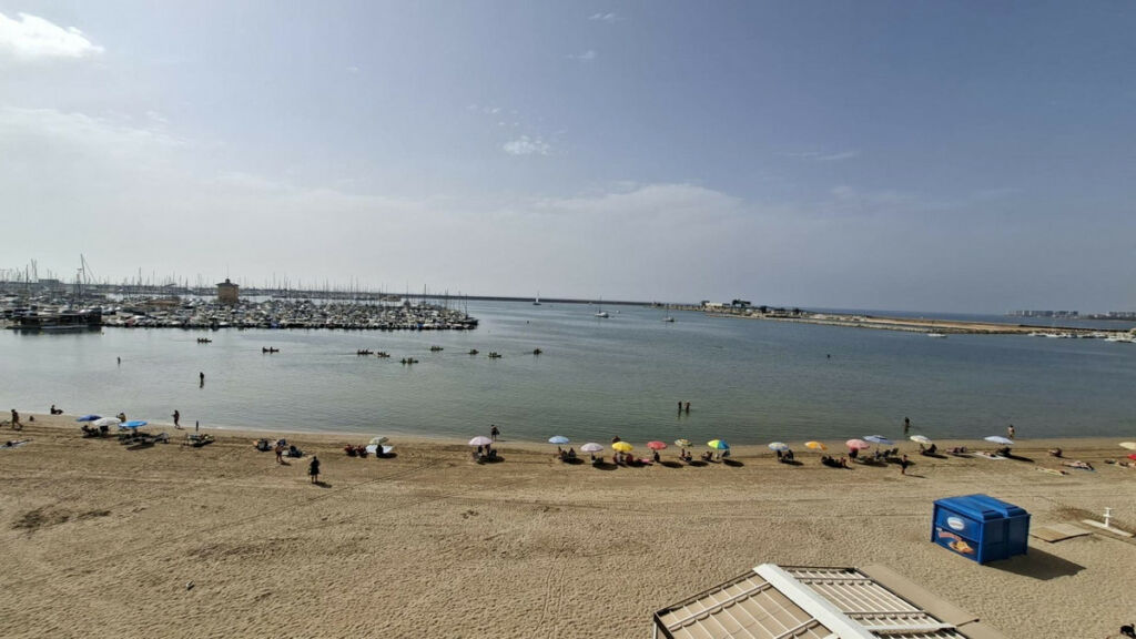Middle Floor Apartment Torrevieja Alicante - image 10