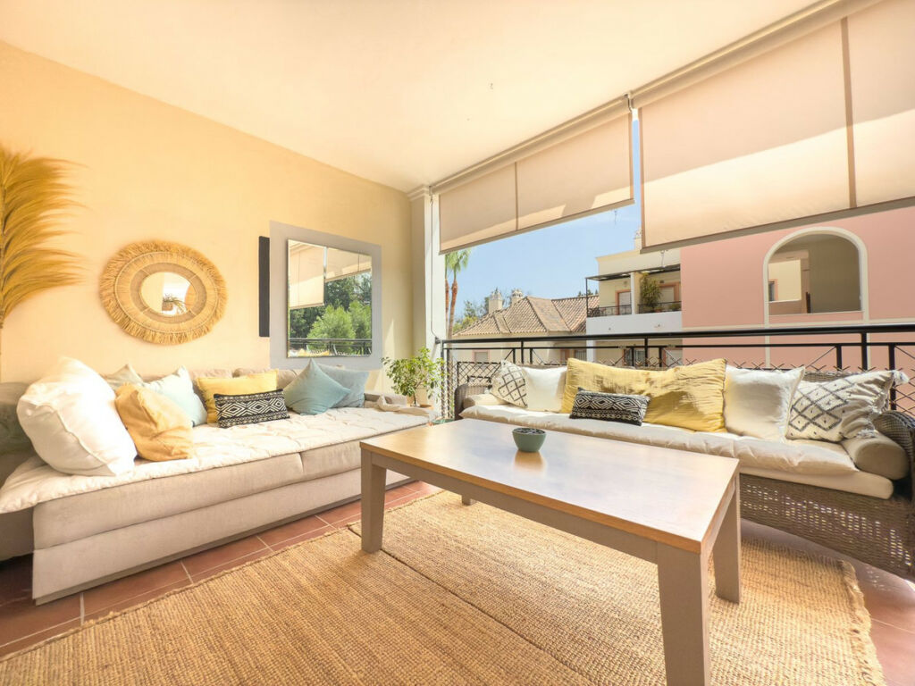 Middle Floor Apartment Nueva Andalucía Málaga