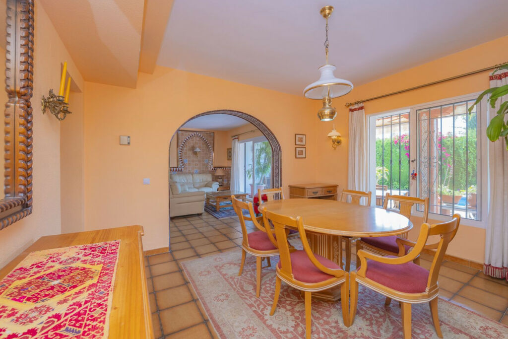 Detached Villa Marbella Málaga - image 10