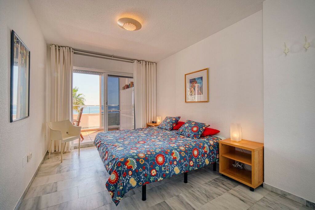 Middle Floor Apartment Estepona Málaga - image 10