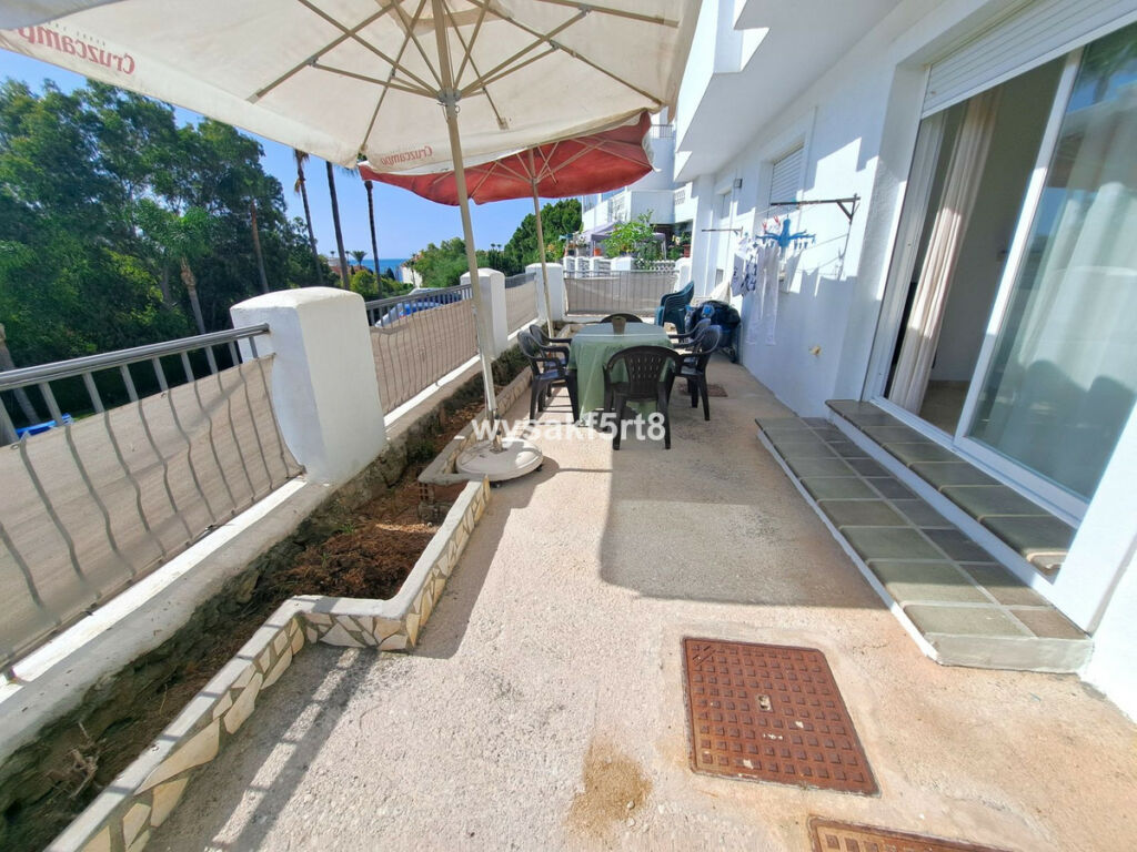 Middle Floor Apartment Casares Playa Málaga - image 9