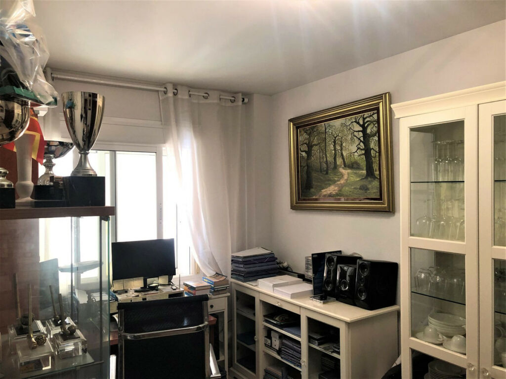 Middle Floor Apartment Fuengirola Málaga - image 10
