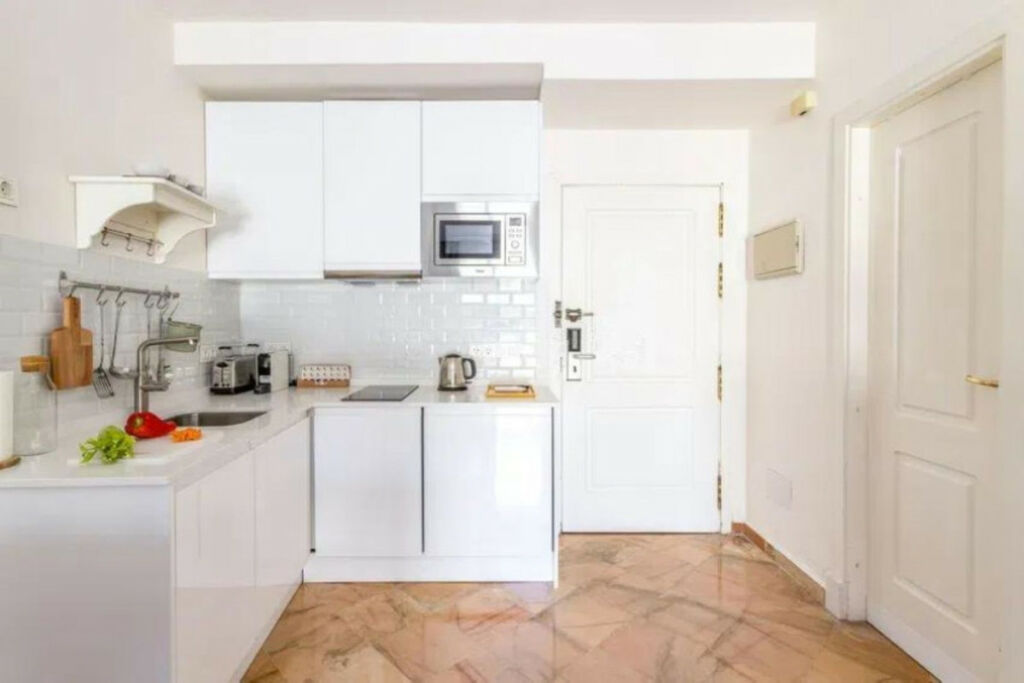 Middle Floor Studio Elviria Málaga - image 10