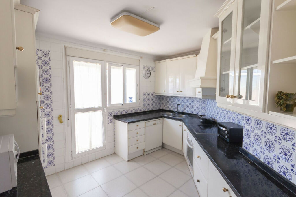 Top Floor Apartment Estepona Málaga - image 10