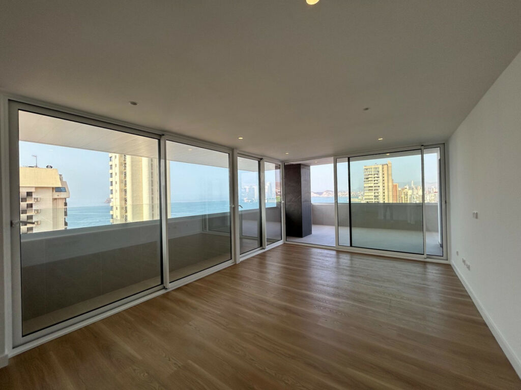 Middle Floor Apartment Benidorm Alicante - image 10
