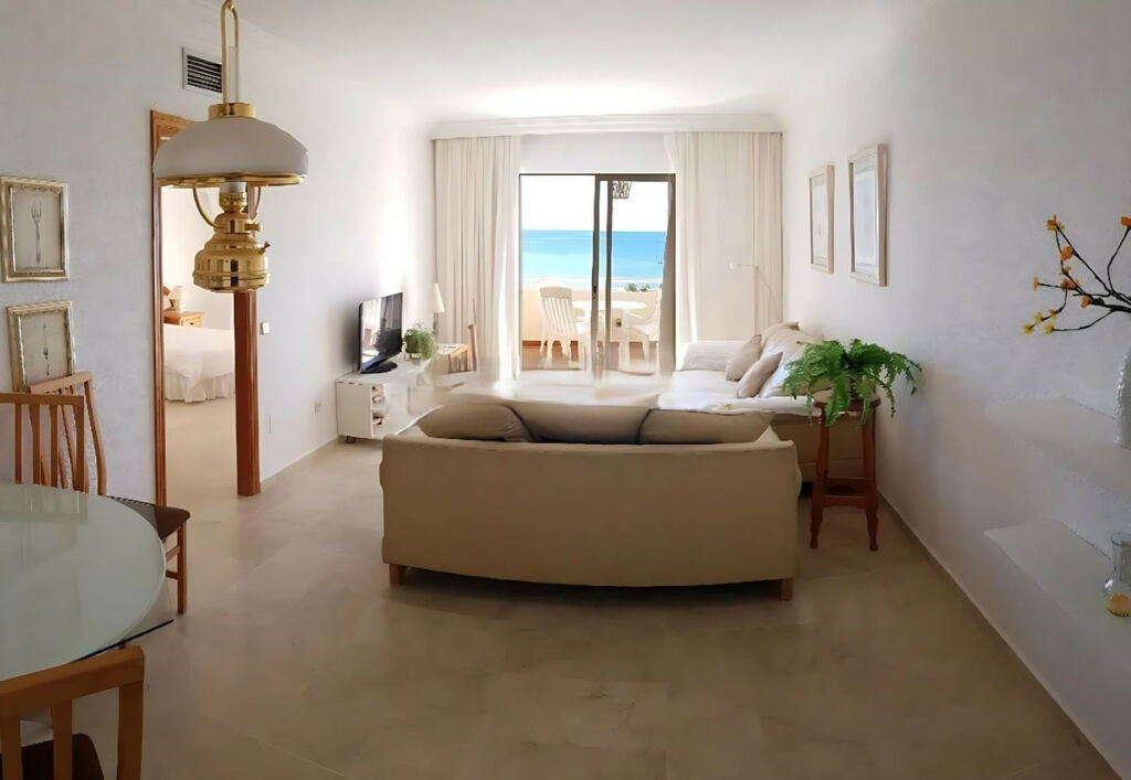 Middle Floor Apartment Estepona Málaga - image 10