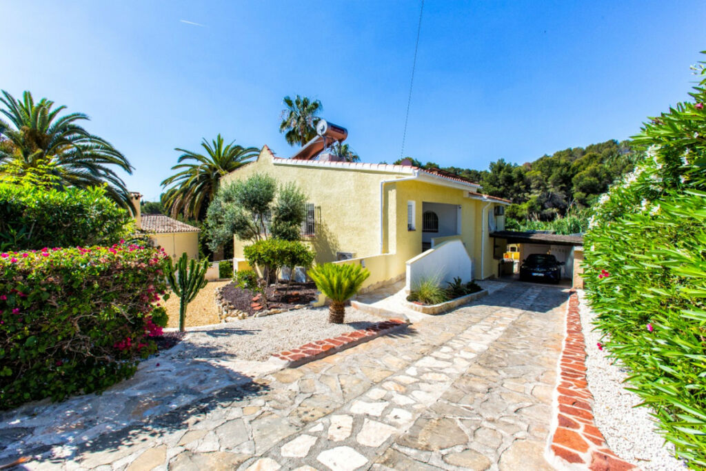 Detached Villa Benissa Alicante - image 4