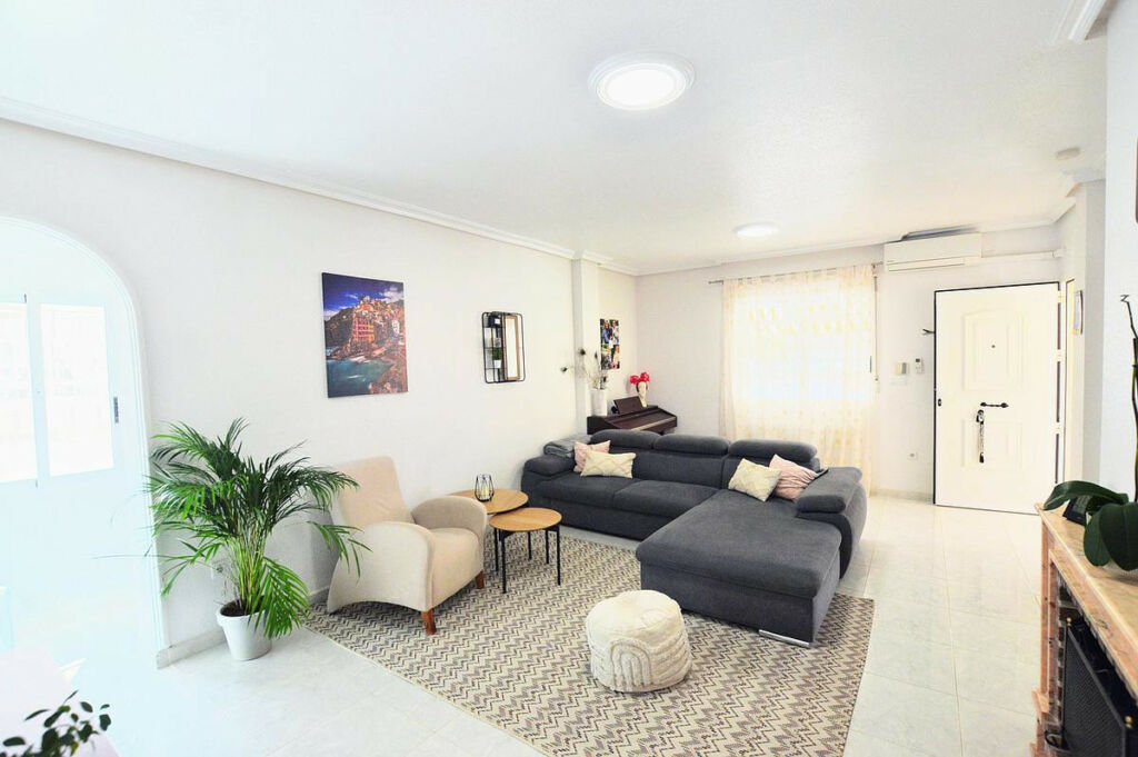 Detached Villa Los Altos Alicante - image 10