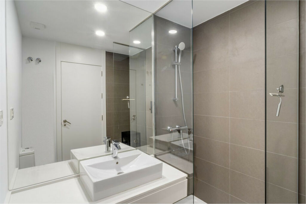 Middle Floor Apartment Cancelada Málaga - image 10