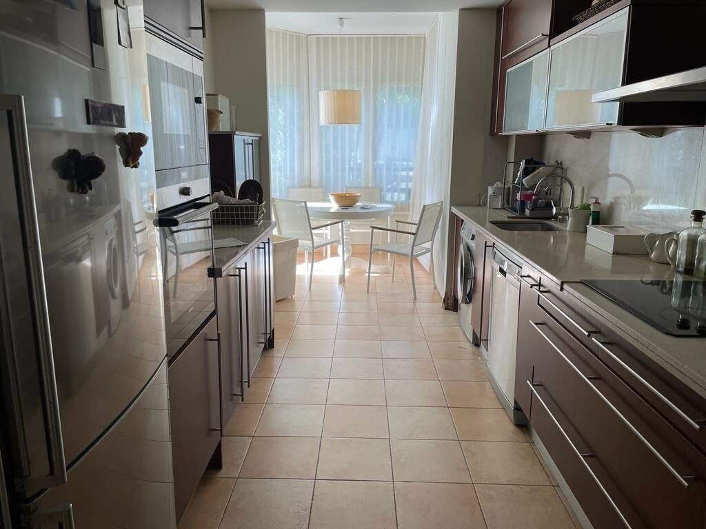 Ground Floor Apartment The Golden Mile Málaga - image 10