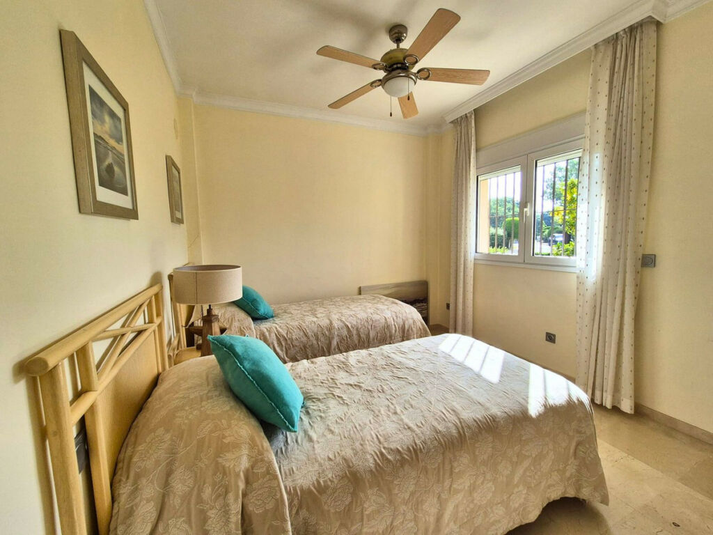Semi-Detached House San Roque Club Cádiz - image 10