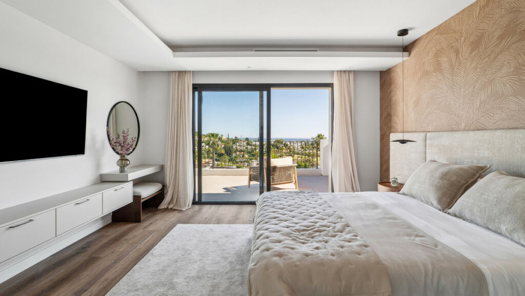 Detached Villa Nueva Andalucía Málaga - image 10
