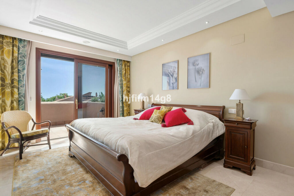 Penthouse Estepona Málaga - image 10