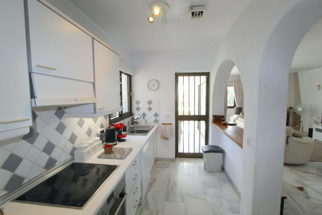 Detached Villa La Capellania Málaga - image 10