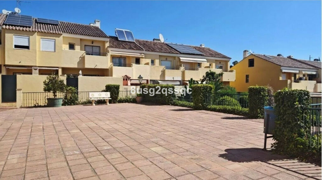 Semi-Detached House Estepona Málaga - image 10