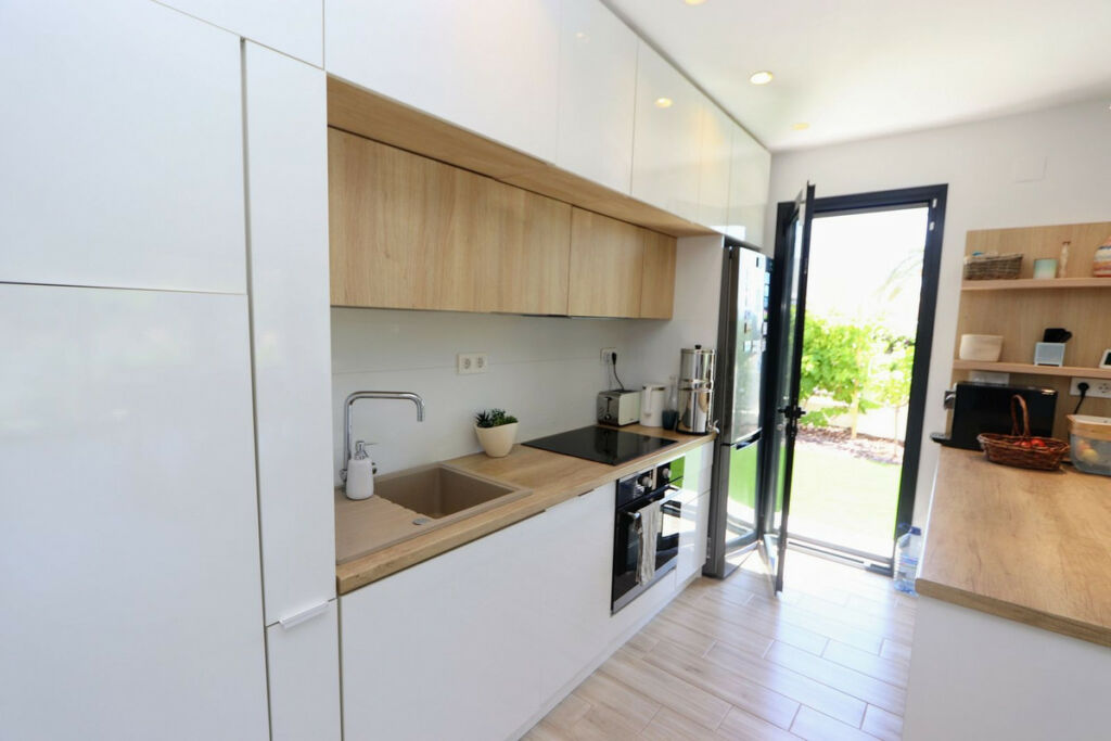 Detached Villa La Zenia Alicante - image 10
