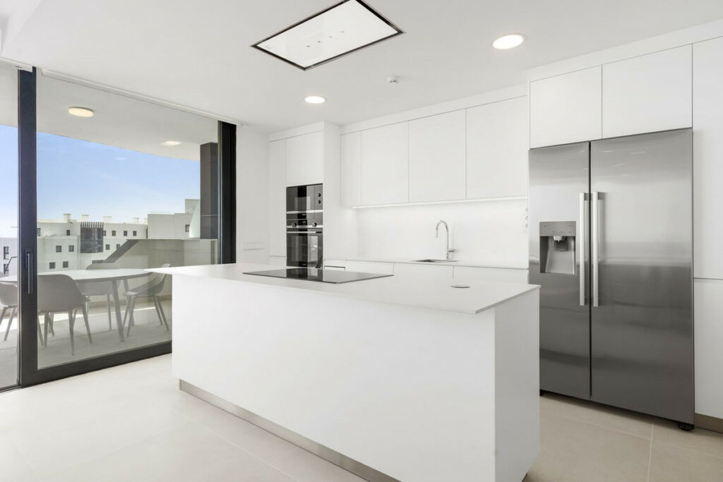 Middle Floor Apartment Fuengirola Málaga - image 11