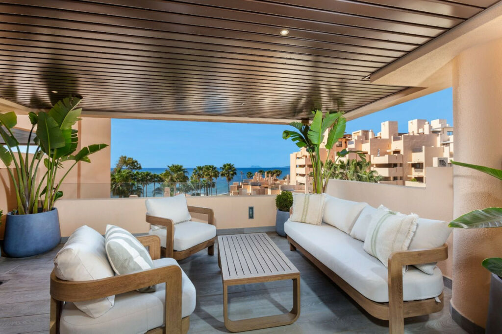 Middle Floor Apartment Estepona Málaga - image 10