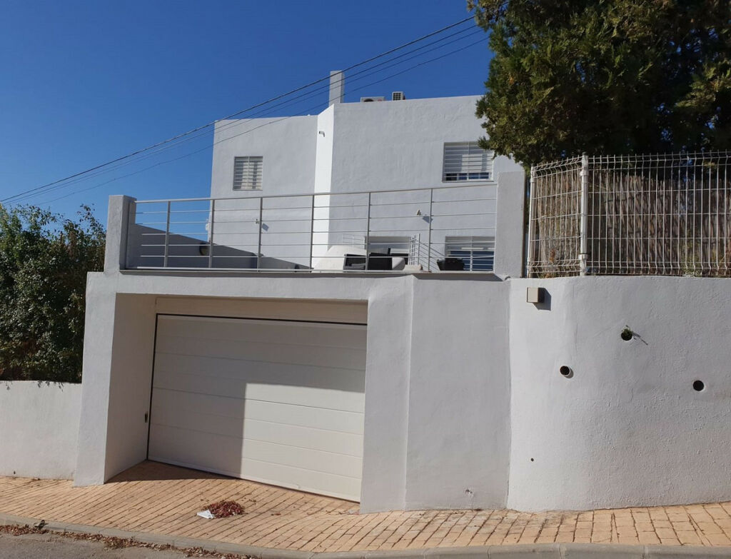 Detached Villa Elviria Málaga - image 12