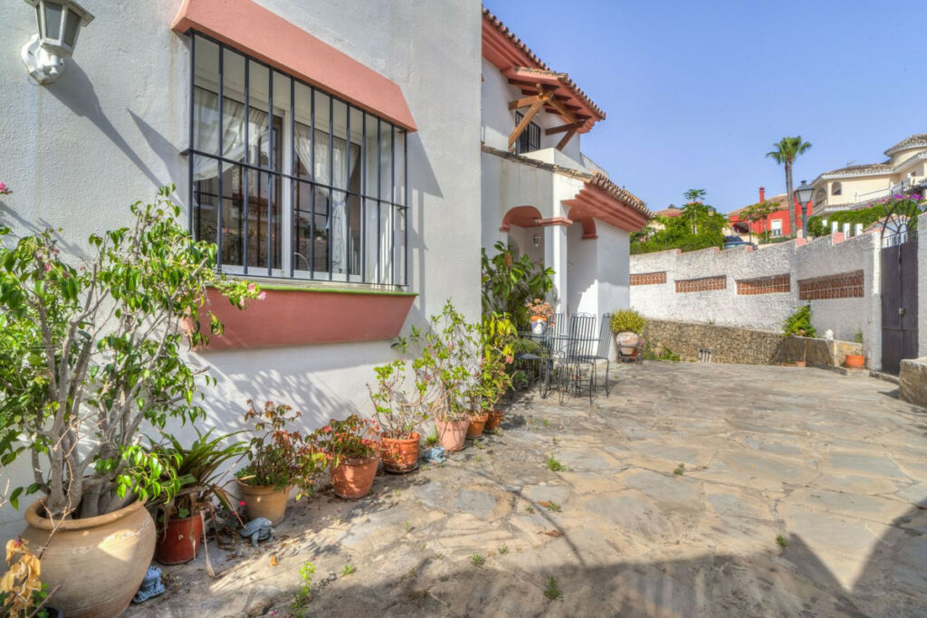 Detached Villa Marbella Málaga - image 10
